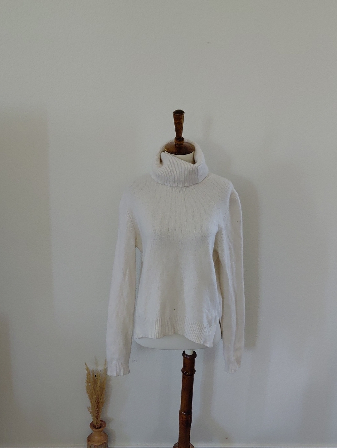 Allude Cashmere Turtleneck Sweater